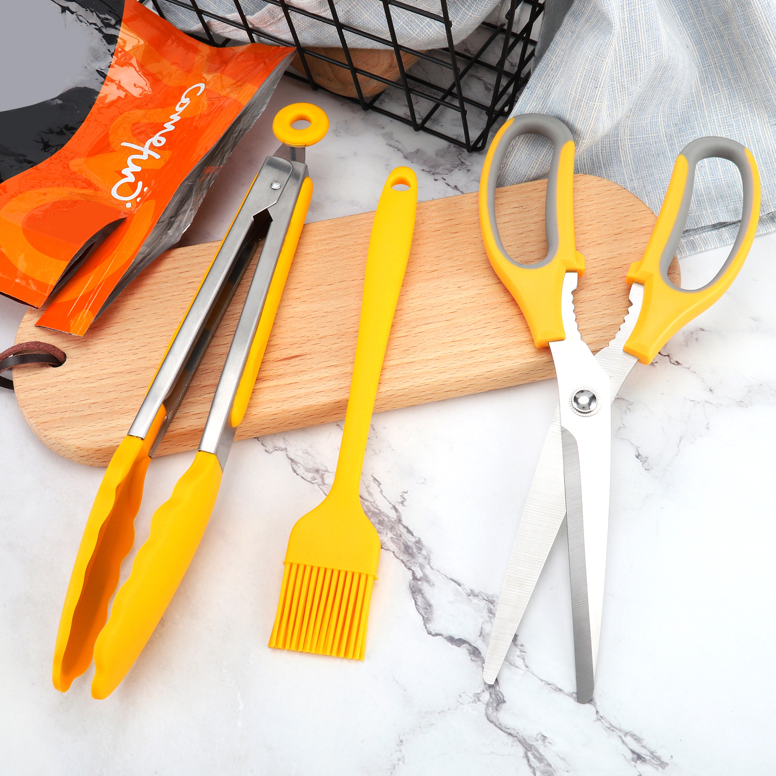 En stock clip de alimentos de acero inoxidable de tres piezas de silicona clip de alimentos cepillo de aceite cepillo de barbacoa tijeras de cocina gadget traje