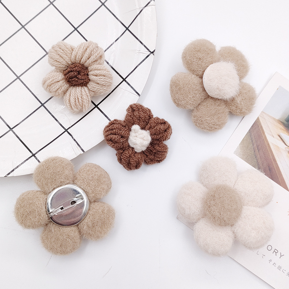 Demi-season knitted cute pin flower-shaped