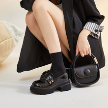 厚底真皮小皮鞋女英伦风2024年秋新款圆头单鞋金属扣带软底乐福鞋