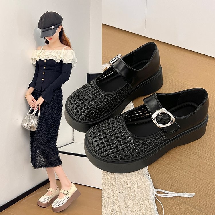 Sandalias de moda para mujeres 2026 nuevo verano agujero de red mitad zapatillas con una sola gruesa cabeza grande zapatillas frías con falda