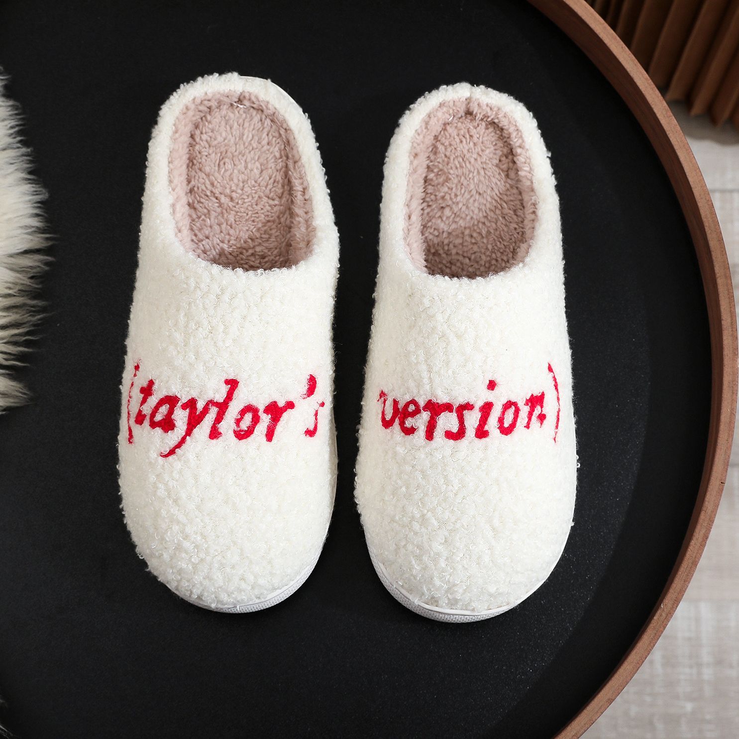 Europa y América transfronteriza caliente nuevo Taylor Swift zapatillas de algodón elástico de algodón grueso de felpa Zapatillas de casa