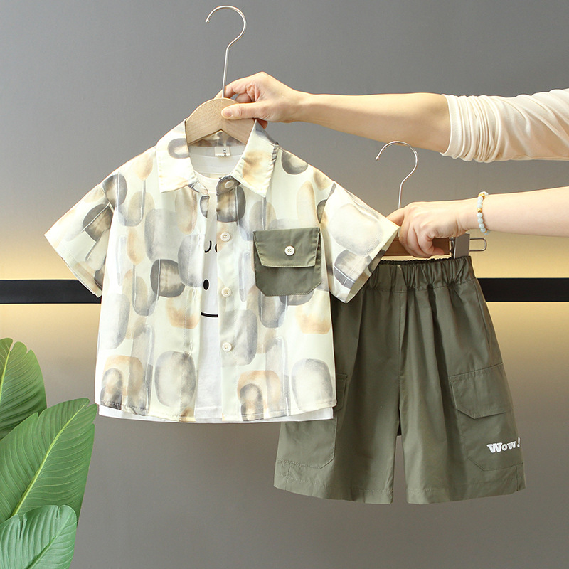 7865 Traje de verano para niños 2025 Nuevo estilo Camisa de manga corta para niños Traje de tres piezas Ropa casual de verano para bebés Coreano