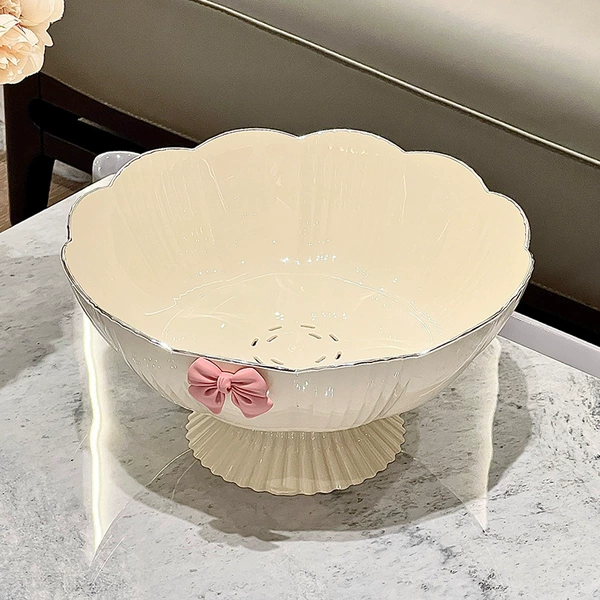 With bow, cream