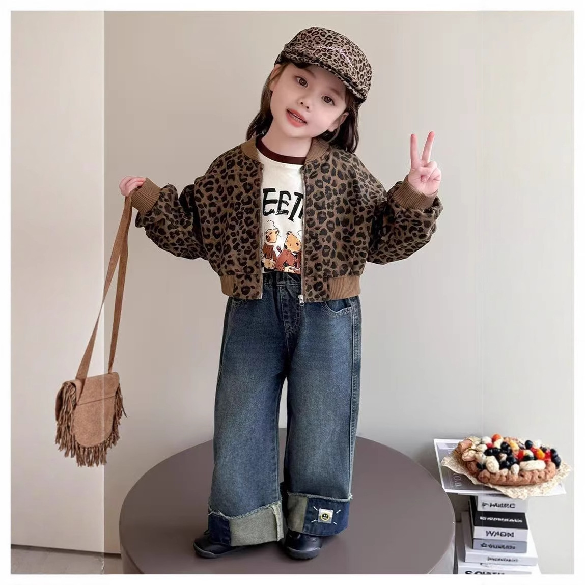 Chaqueta de niña coreana nueva chaqueta de leopardo para niños pequeños y medianos, bebé de moda de otoño 2025 chaqueta de moda de moda image 3