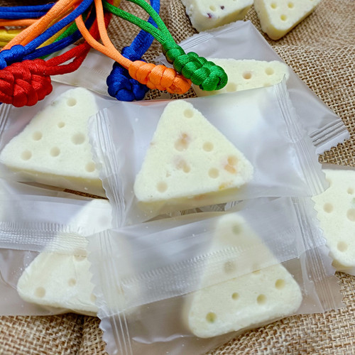 Montevernag fresh milk cheese cheese, Inner Montenegro fruit-shaped triangular cheese cheese block, children's snacks in bulk