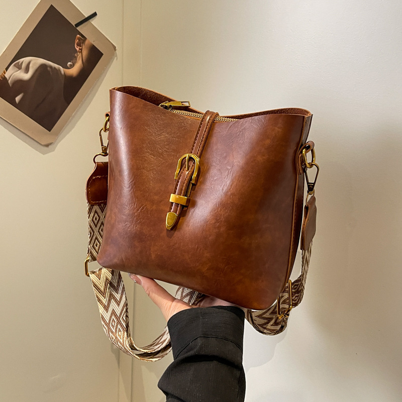 Bolso retro para mujer, con correa ancha, estilo moderno y elegante image 1