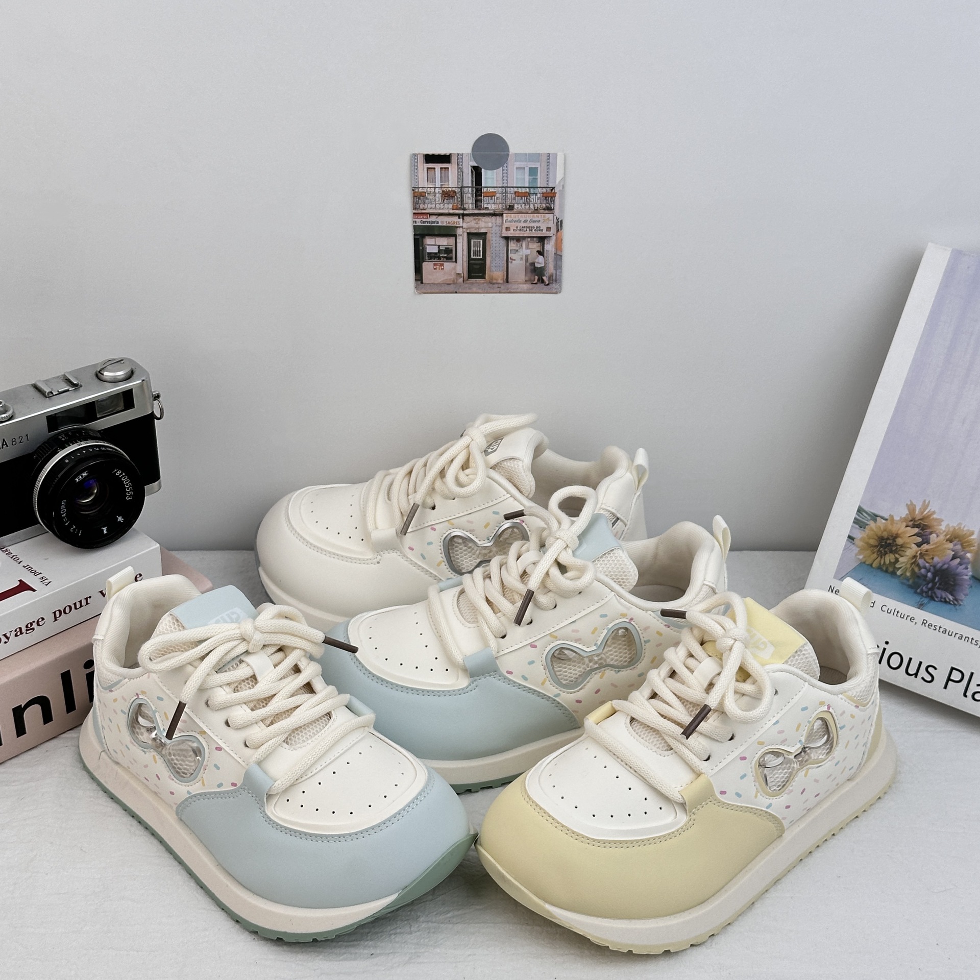 Yuanbo todos los días zapatos de skate casuales para mujeres 2025 nuevos zapatos blancos transpirables con suela gruesa Agan zapatos superiores