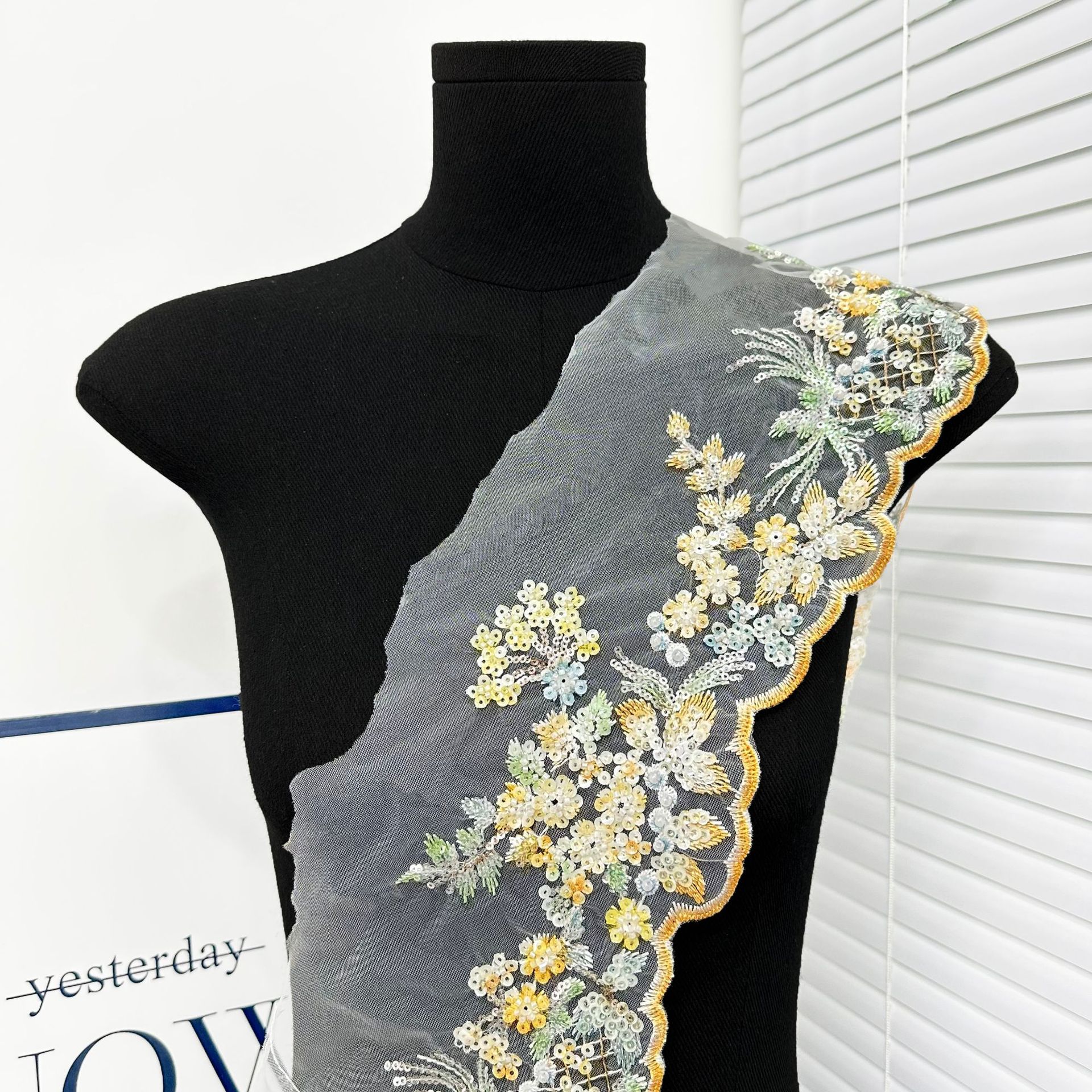 Nuevo bordado de sequillas flores de encaje de red código de barras accesorios de bordado vestido de boda accesorios de decoración de ropa china color