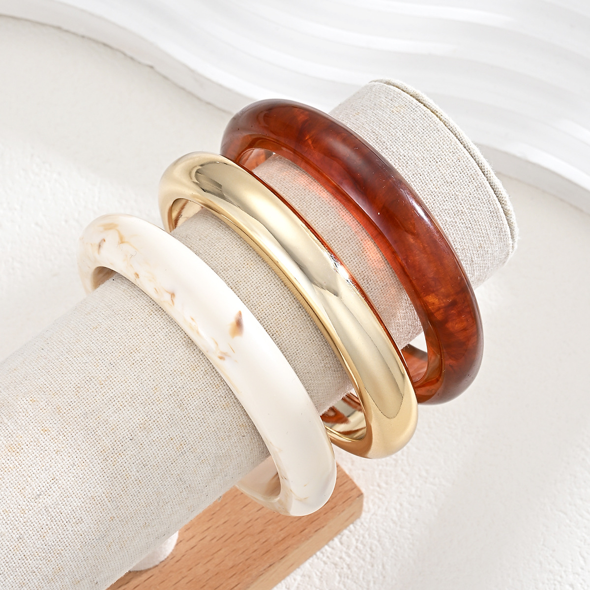 Europa y los Estados Unidos venta cruzada de lujo ligera espejo amplio borde pulsera creativa de alta calidad temperamento simple moda personalidad pulsera mujer