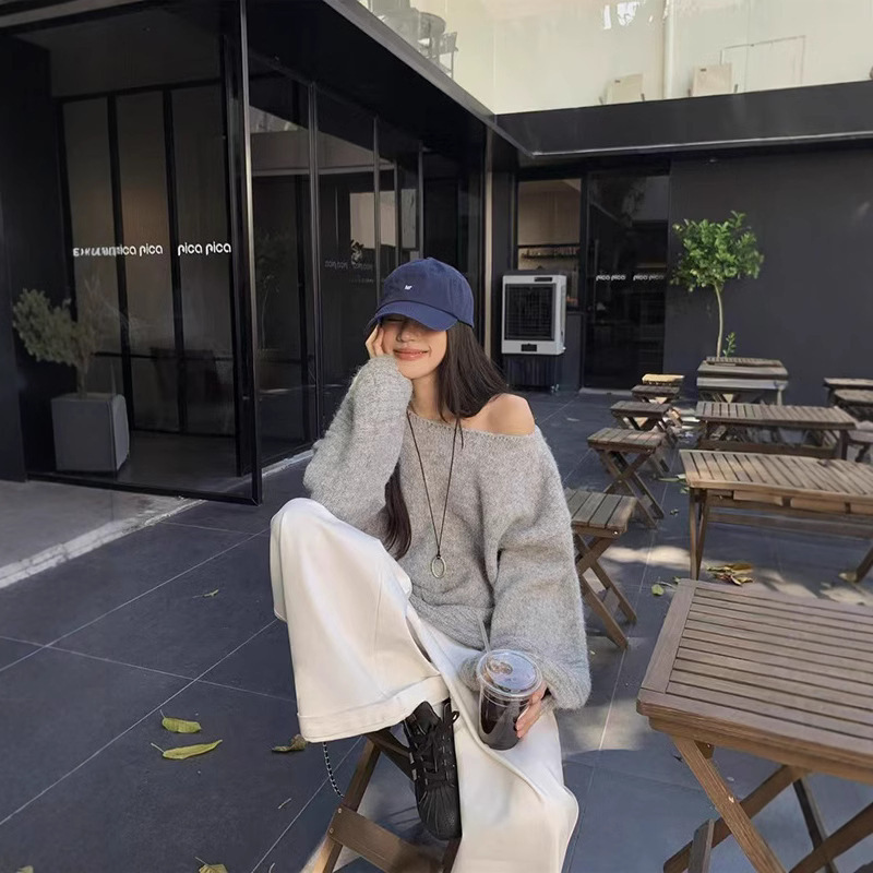 Korean Style Off-Shoulder Sexy Knitwear for Women 2025 Autumn and Winter New Style Lazy Loose Slimming Look Versatile Knitwear Top Jacket