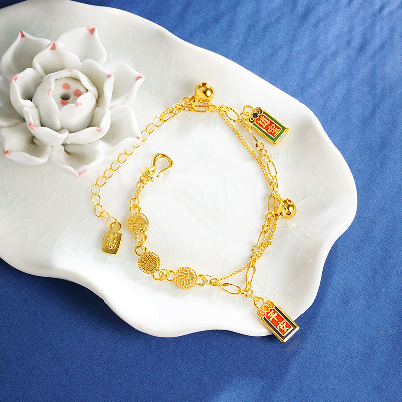 Mujeres exquisitas no se desvanecen en la fuente de joyerías retro de estilo chino multicapa.