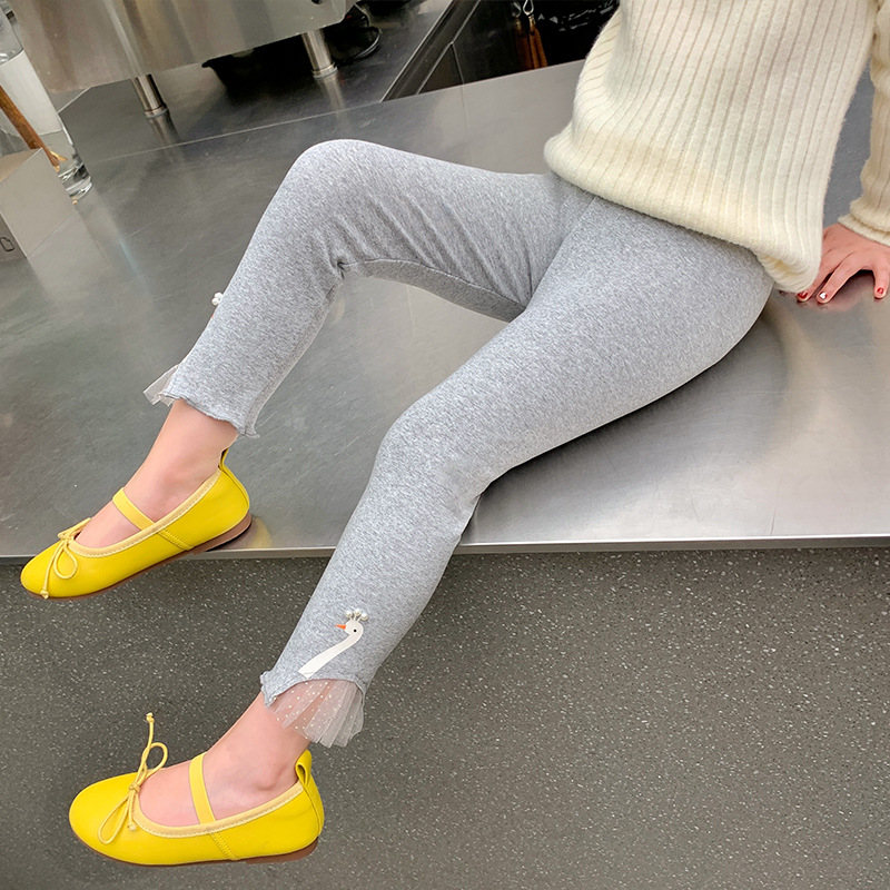 Leggings de bebé primavera y otoño desgaste exterior delgado primavera y verano estilo occidental de niña pantalones ajustados delgados pantalones delgados para niños medianos y pequeños