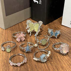 新中式洋氣仿玉髓荊棘蝴蝶戒指女可旋轉四葉草花朵氣質疊戴食指戒