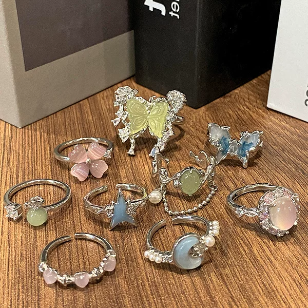 New Chinese style imitation chalcedony thorn butterfly ring women's rotatable four-leaf clover flower temperament stacked finger ring