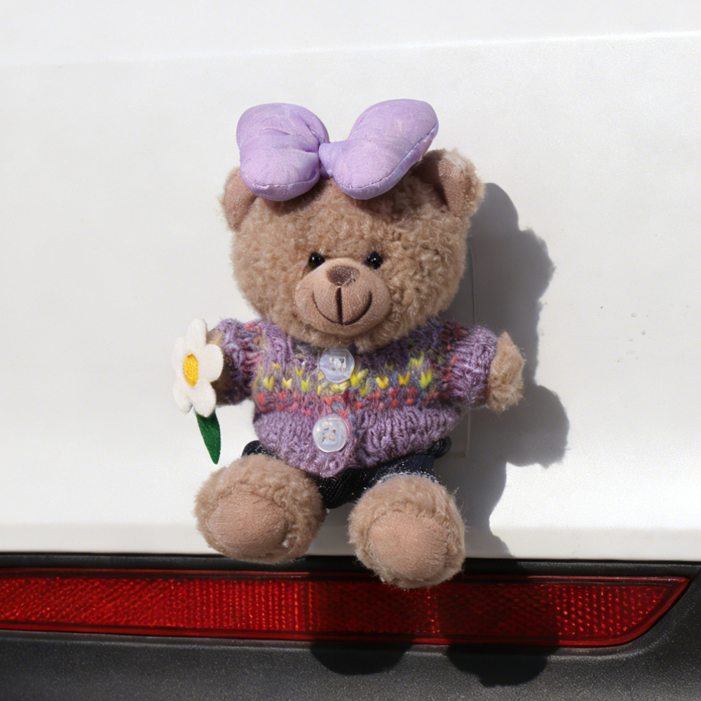 Colgante de coche Colgante trasero Dibujos animados lindo oso trasero trasero muñeca adorno pegatina baúl fuera del coche muñeca