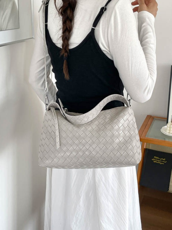 Comercio exterior transfronterizo nuevo bolso de almohada de tejido retro nicho bolso de viaje de moda de hombro mochila mujer