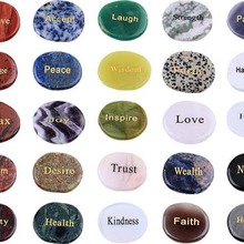 批天然水晶椭圆随型片力量石玛瑙玉石薄片刻字混色水晶片摆件