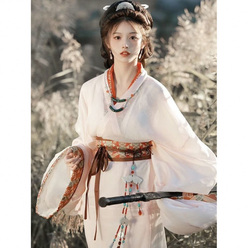New Hanfu Warring States Robe, Restored Style from the Ma Shan Chu Tomb, Traditional Straight Hem Ancient Costume with a Large, Fairy-Like Court Design