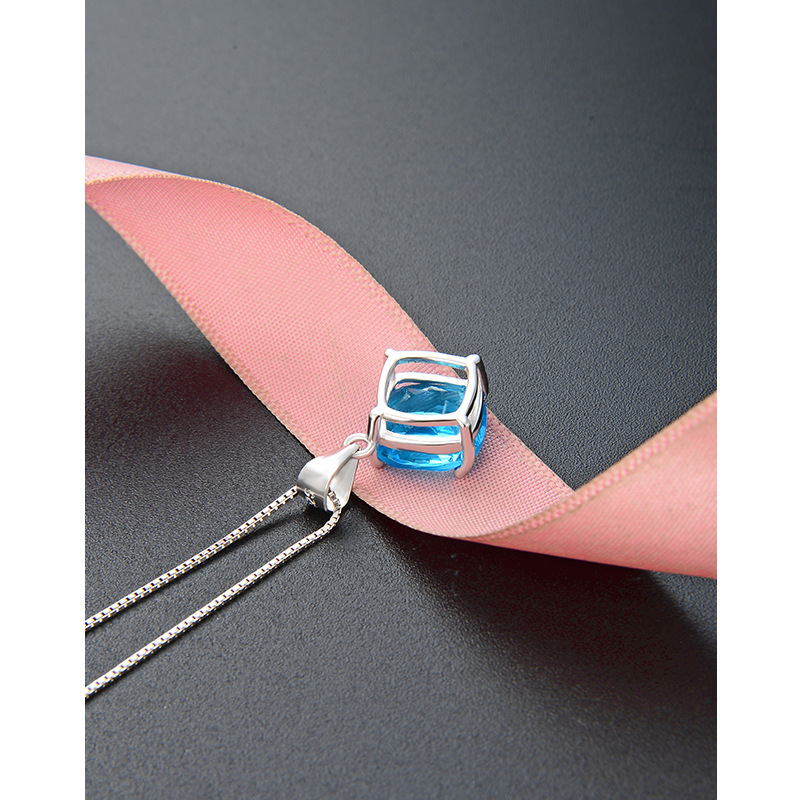 925 plata esterlina collar de cristal azul de moda femenina temperamento cuadrado simple colgante de diamante de cadena de clavícula de alto nivel nicho