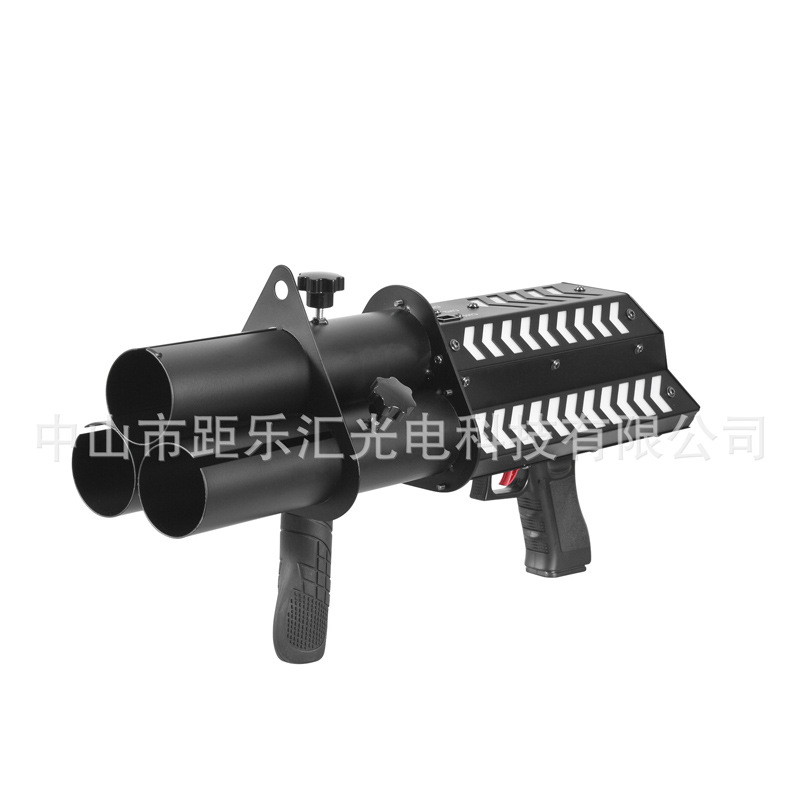 3 화려한 경례 총