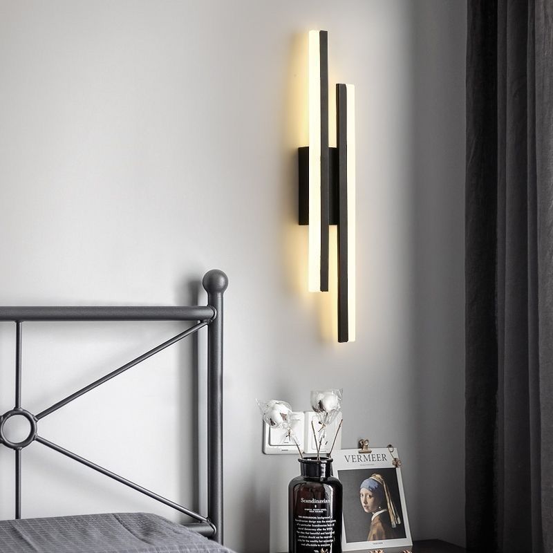 Red moderna simple nuevo estilo lámpara de pared de habitación cama principal lámpara de pared simple lámpara de pared acrílica lámpara larga sin