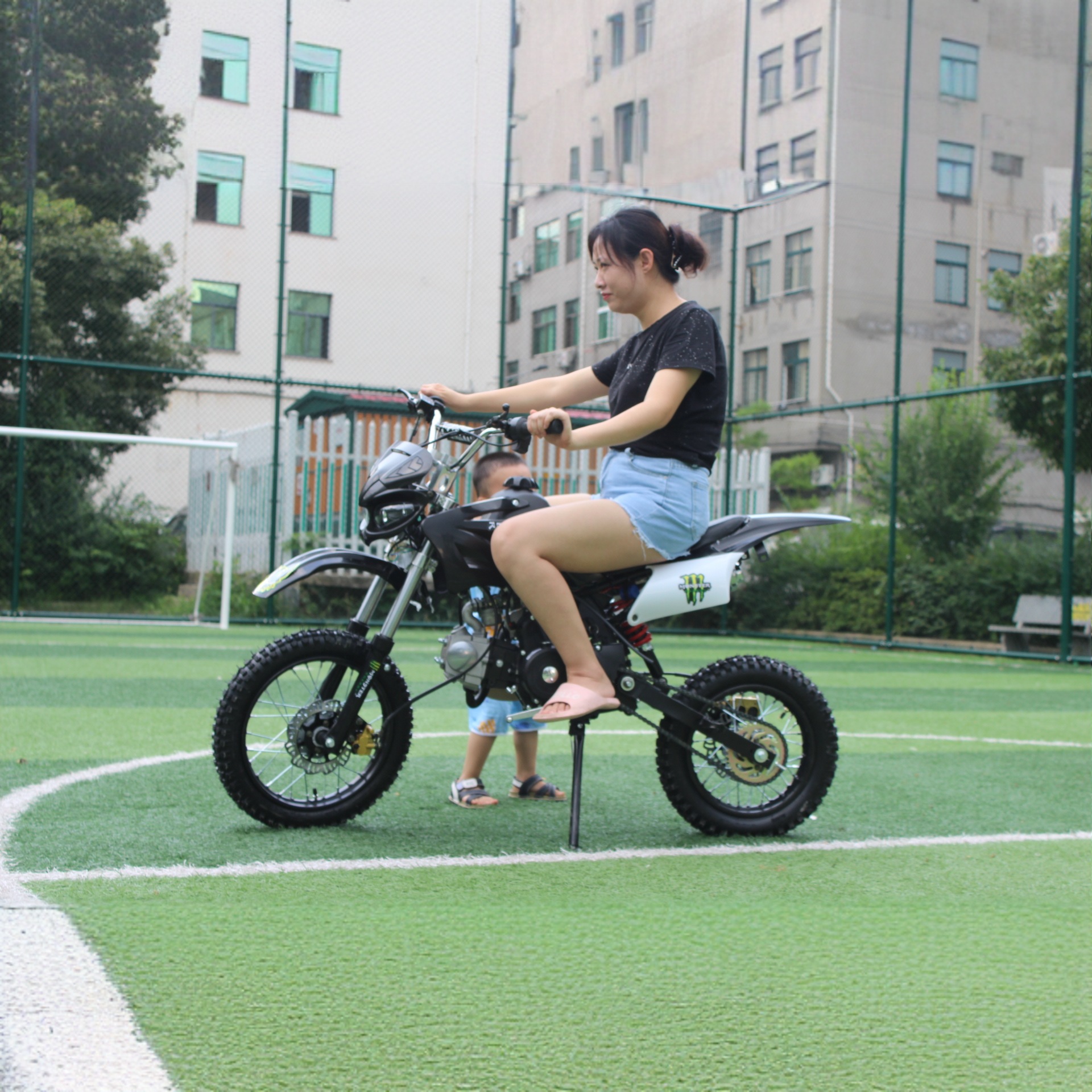 Small Off-Road Mountain Dirt Bike Fuel-Powered Two-Wheeler 125Cc All-Terrain Mountain Dirt Bike