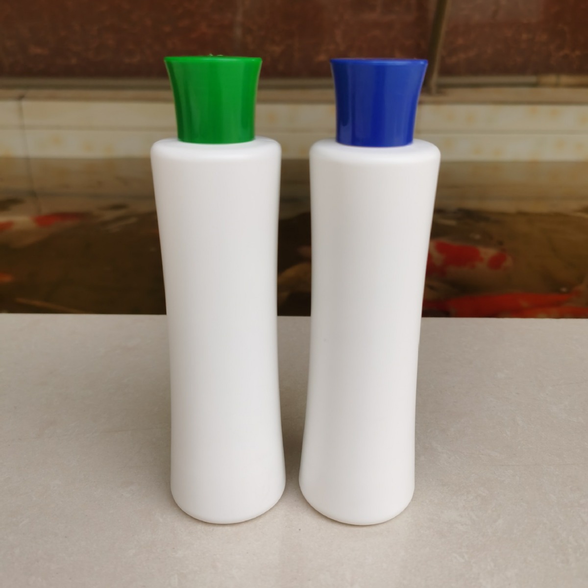 大量供应110ML优质低价塑料固体瓶