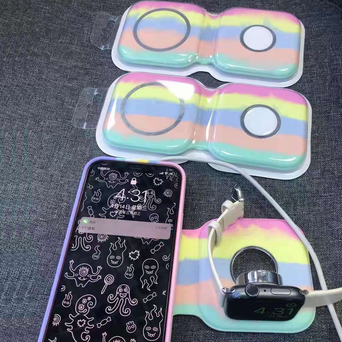 LFX-163 three in one dual item foldable charger suitable for Apple Watch iPhone wireless charging_voghion.com