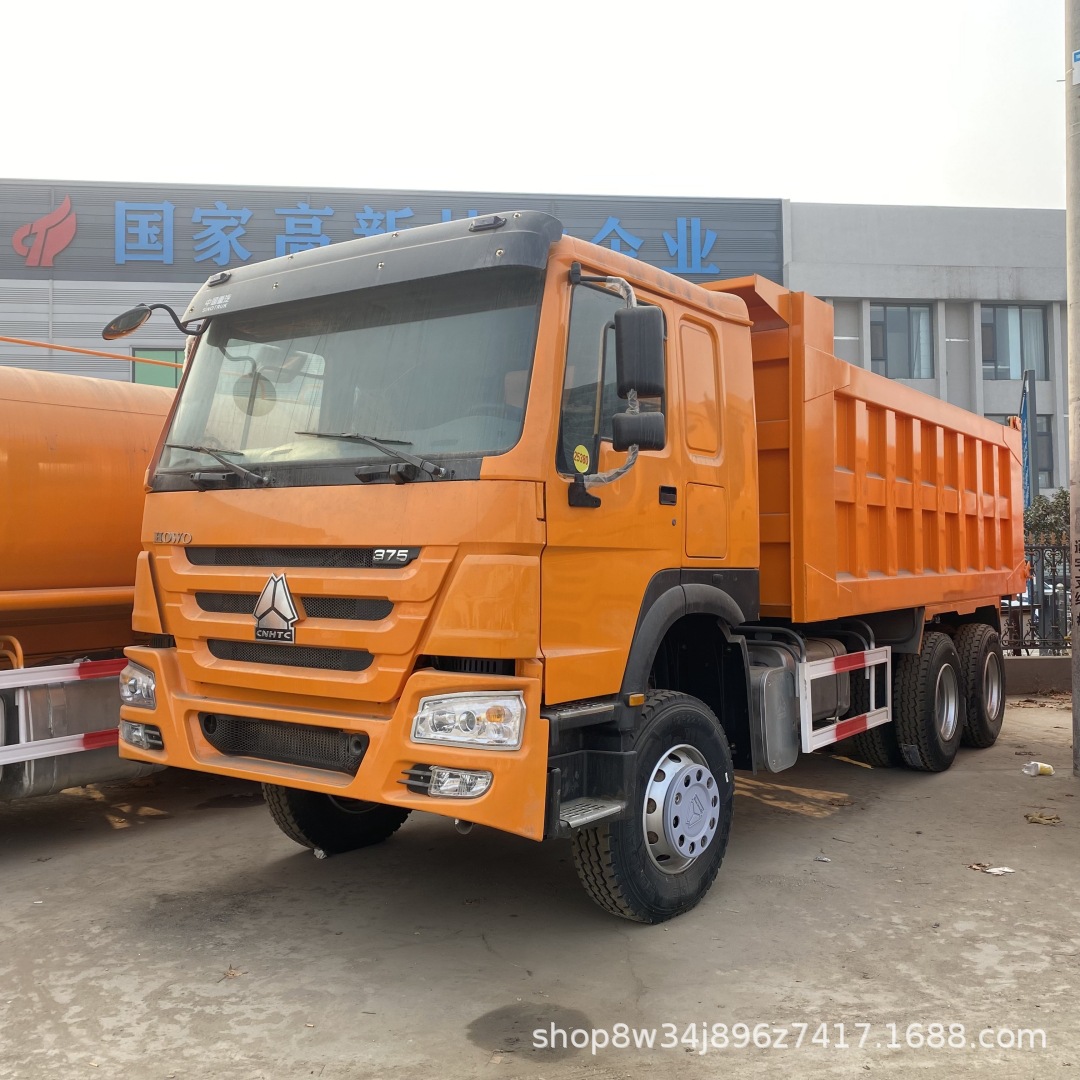 Cross-Border Sinotruk Howo Dump Truck with Eight Rear Wheels, Euro 3, 371 Horsepower, for Transporting Gravel and Soil, Self-Unloading Engineering Truck