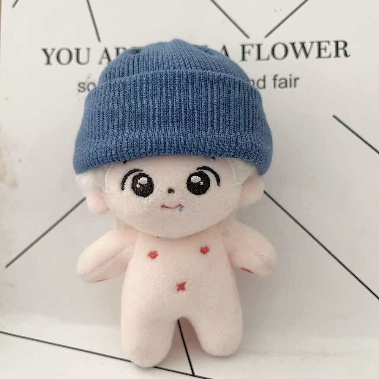 파란색 모자(아기 제외)