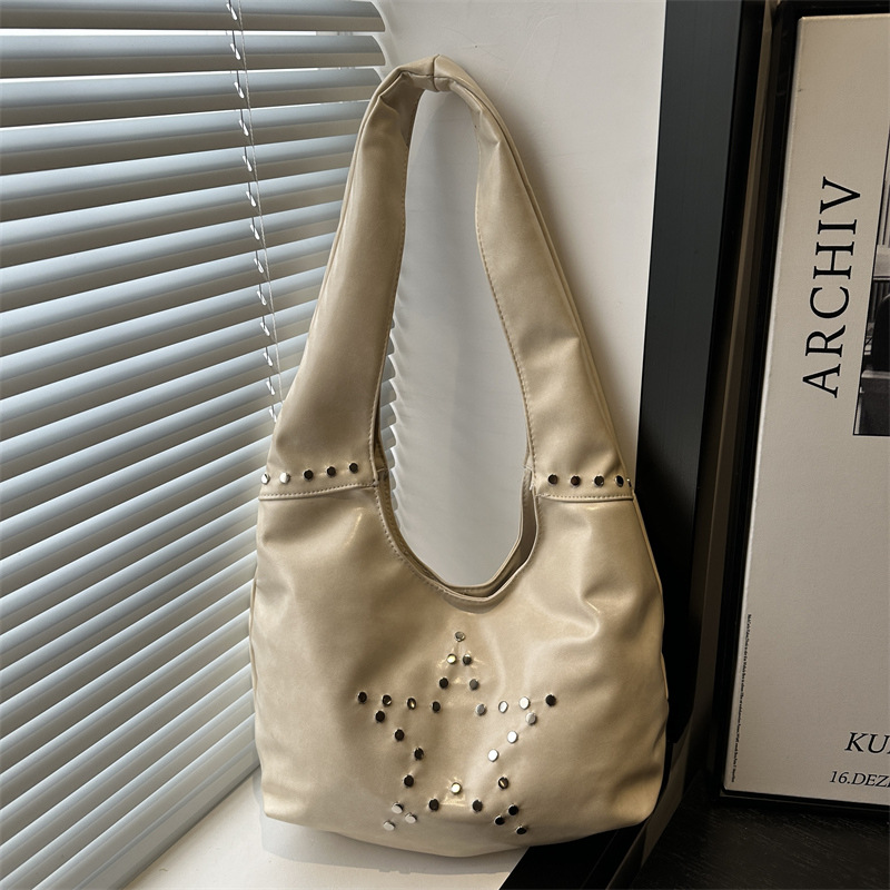 Borsa a spalla donna alla moda con borchie grande capacità_voghion.com