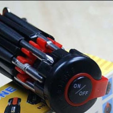 Destornillador multifuncional ocho en uno luz LED herramienta de regalo portátil herramienta de hardware de emergencia coche hogar de doble uso