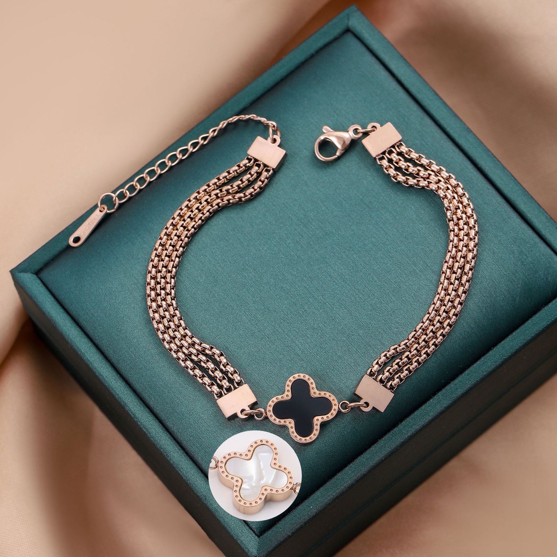 Ventas transfronterizas calientes nuevas pulseras de acero de titanio personalidad femenina de alto nivel diseño ligero de lujo moda temperamento versátil joyería de acero de titanio image 77