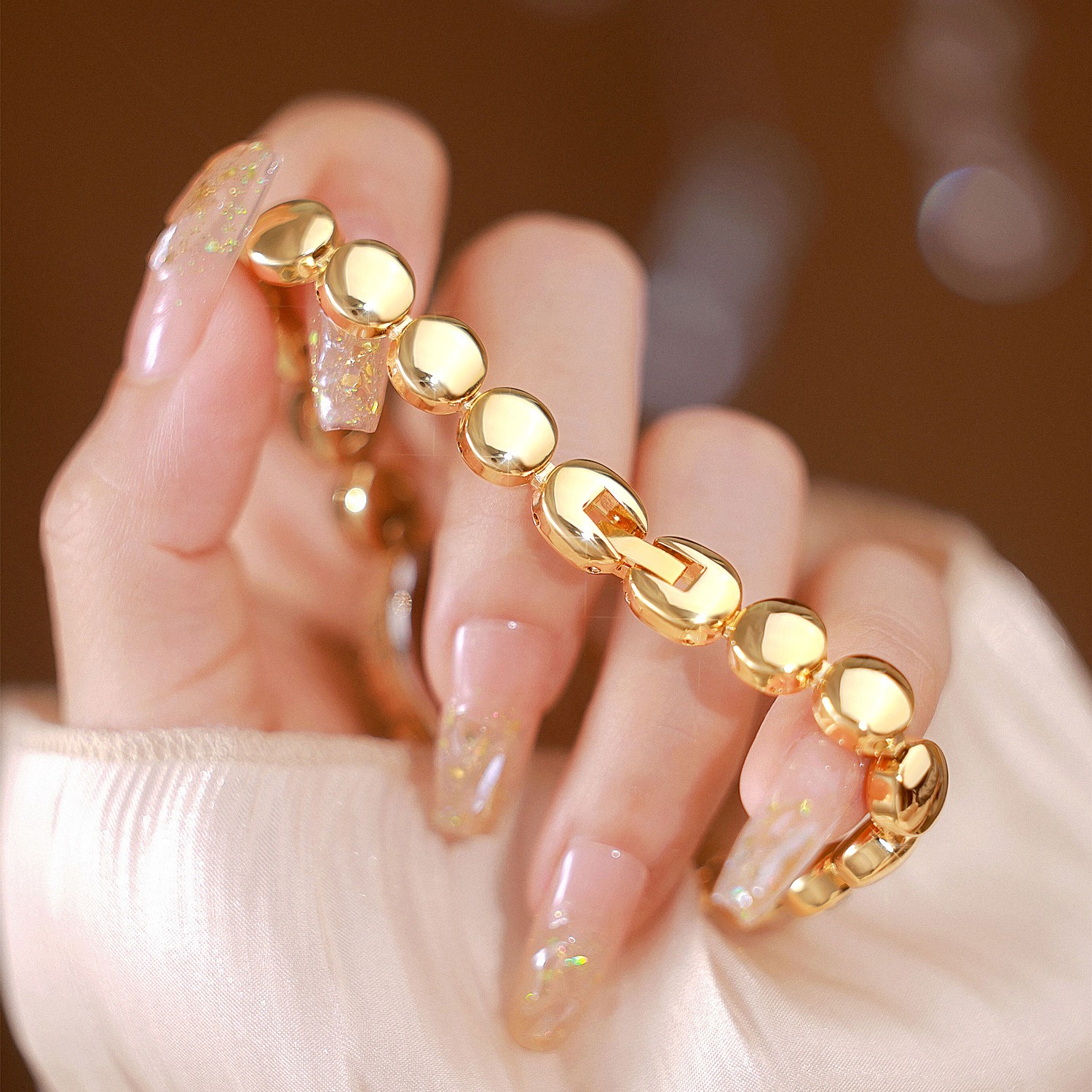 60g Weight Tempered Glass Mirror Material Alloy Strap Material Watch Classification Pointer Display Type Jewelry Buckle Buckle Style Oval Dial Shape Casual, Daily Occasion Quartz Movement Solid Color Pattern Women's Gender Retro Style Retro Solid Color Jewelry Buckle Quartz Watch Women's Watches 9