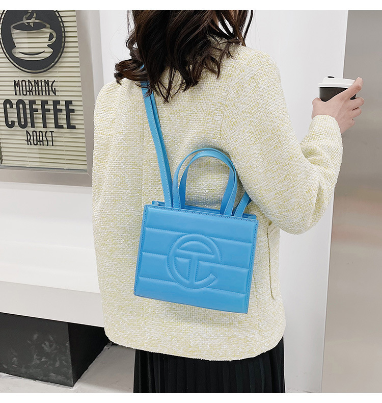 Women's Small Pu Leather Solid Color Fashion Square Zipper Tote Bag display picture 7