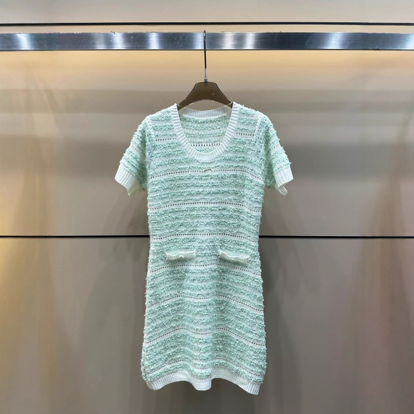 25年早秋新款香家logo特定镂空毛巾料纱线短袖套头连衣裙宽松裙子