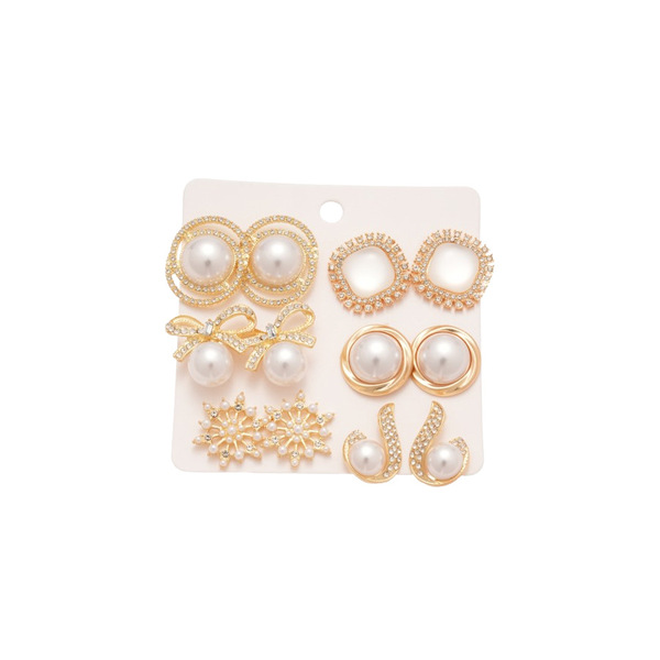 Earrings from pearl