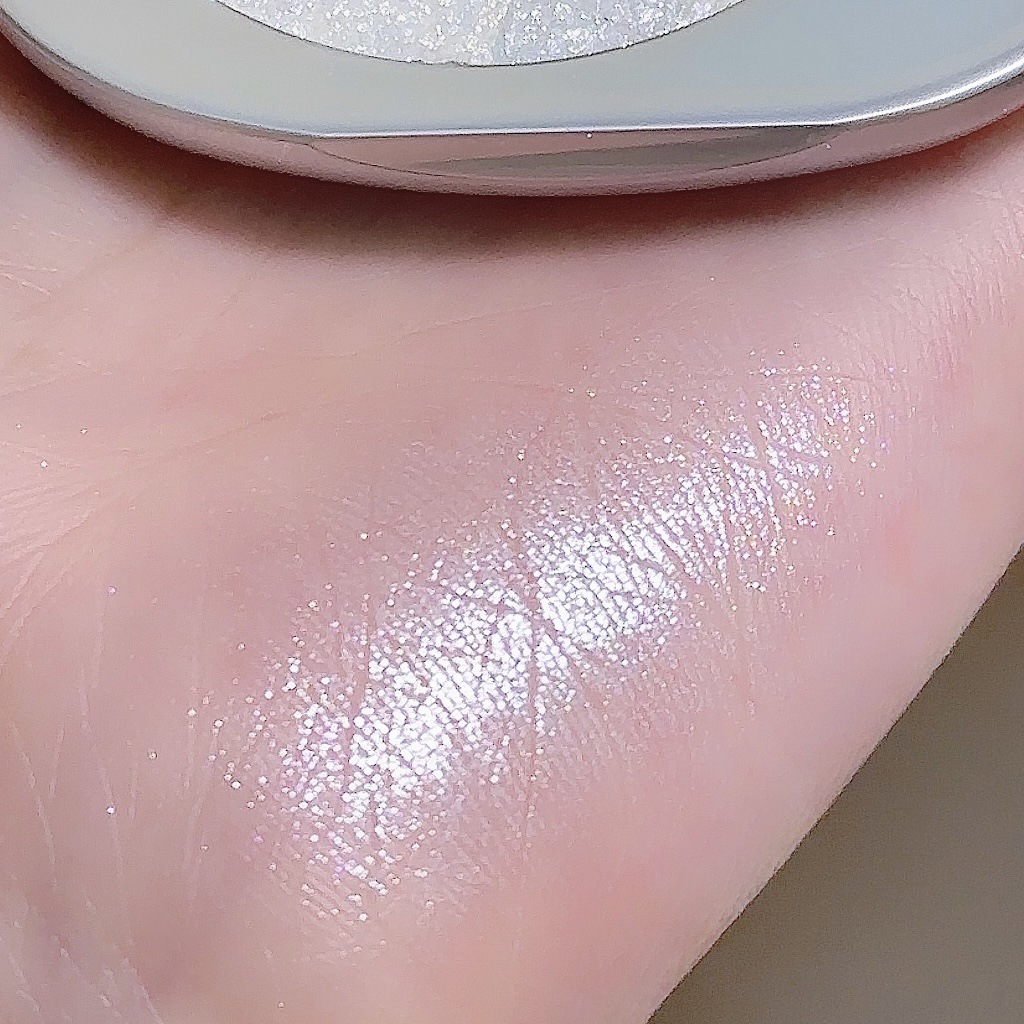 INSFANY Shell Highlight Sparkling Clear Face Brightening and Modifying Natural Three-dimensional Eye color-changing glitter Powder Eyeshadow undefined