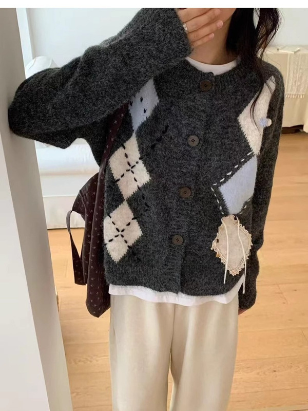氛围感穿搭复古菱格圆领毛衣外套女秋冬宽松软糯慵懒针织开衫上衣|undefined