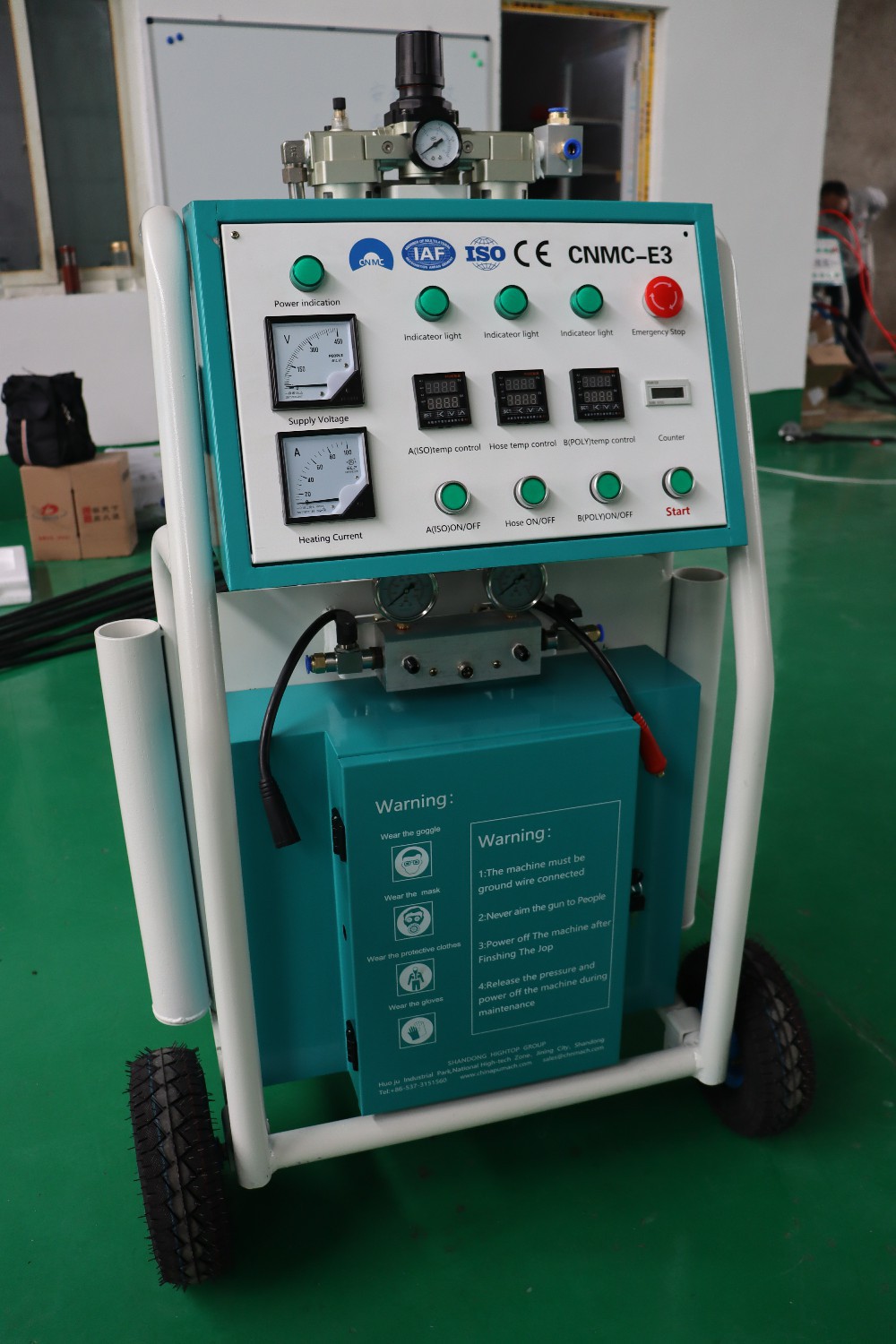 Exportación Chile 110V poliuretano almacén refrigerado espumador de dos componentes blanco y negro relleno 1: 1 pulverización