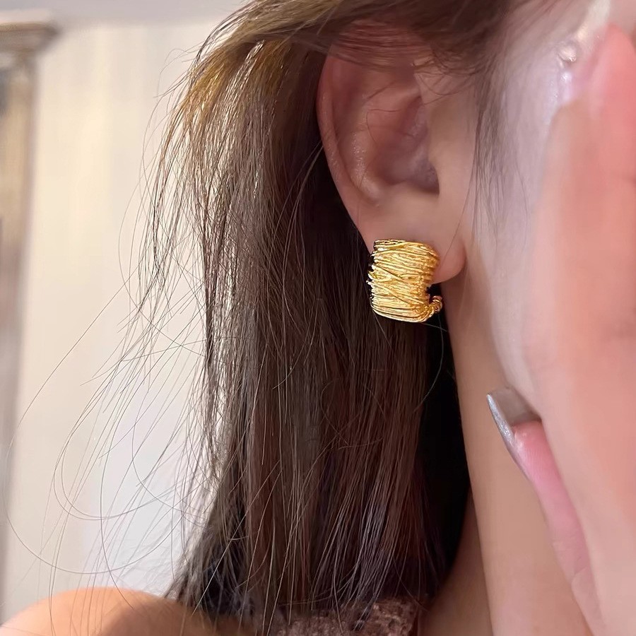 Pendientes de metal de alta gama, diseño minimalista y moderno, para mujer 2024, suministro al por mayor