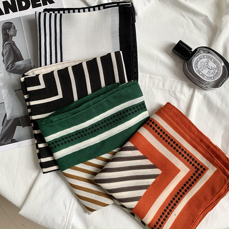 Bufandas de seda cuadrada alta sensación 2025 nueva seda de moda temperamento bufandas de cuello bufandas de seda rayas bufandas al por mayor