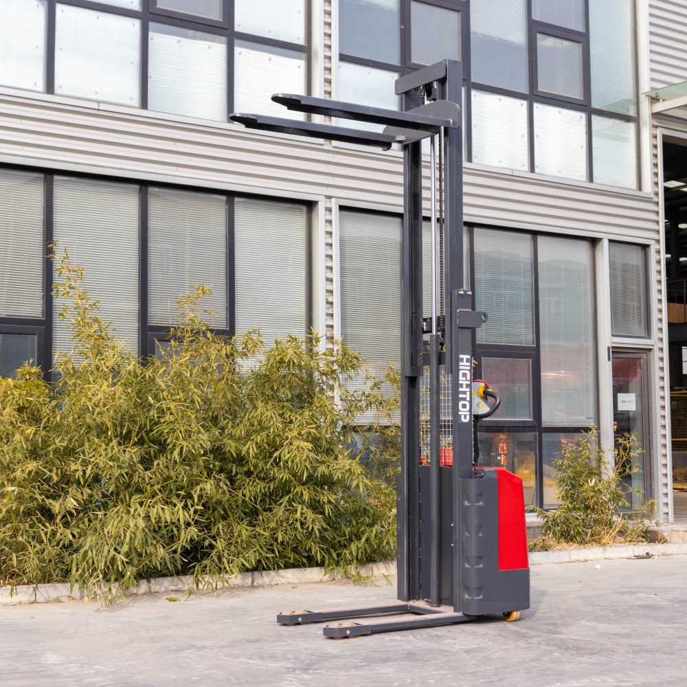 出口欧美1.5吨堆高车 站驾式仓库搬运托盘堆垛车 1500KG电动叉车