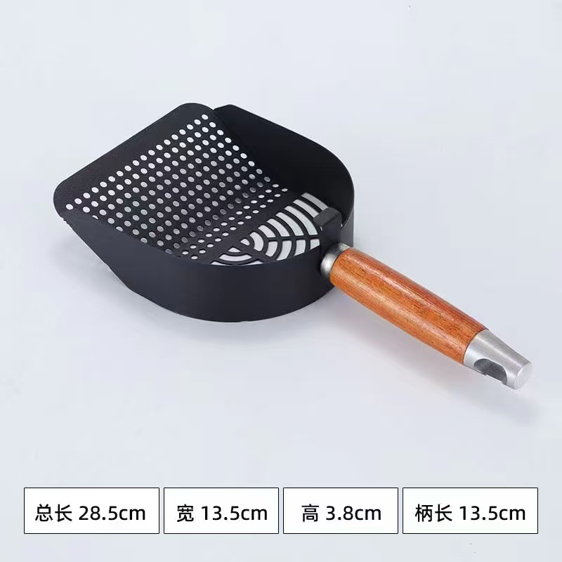 둥근 구멍이 있는 검은색 강철 손잡이