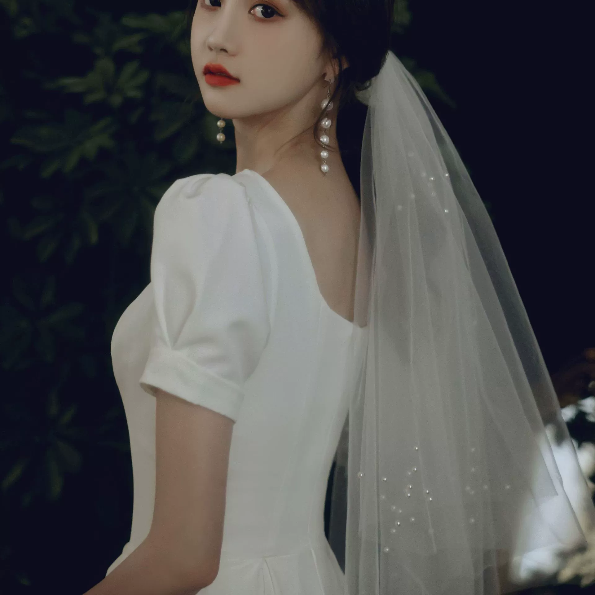 Wedding dress for bride for photo sessions, wholesale