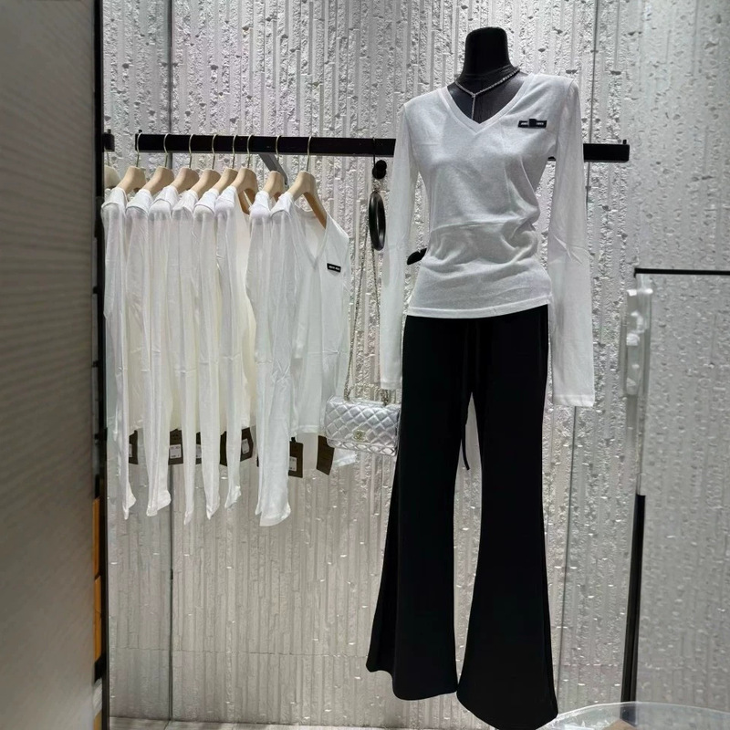 2026 Spring/Summer Miu Fashion Sweet Heart Neck Tencel Wool Long T-Shirt Base Layer Women's White T-Shirt 2026 Spring/Summer Miu Fashion Sweet Heart Neck Tencel Wool Long T-Shirt Base Layer Women's White T-Shirt