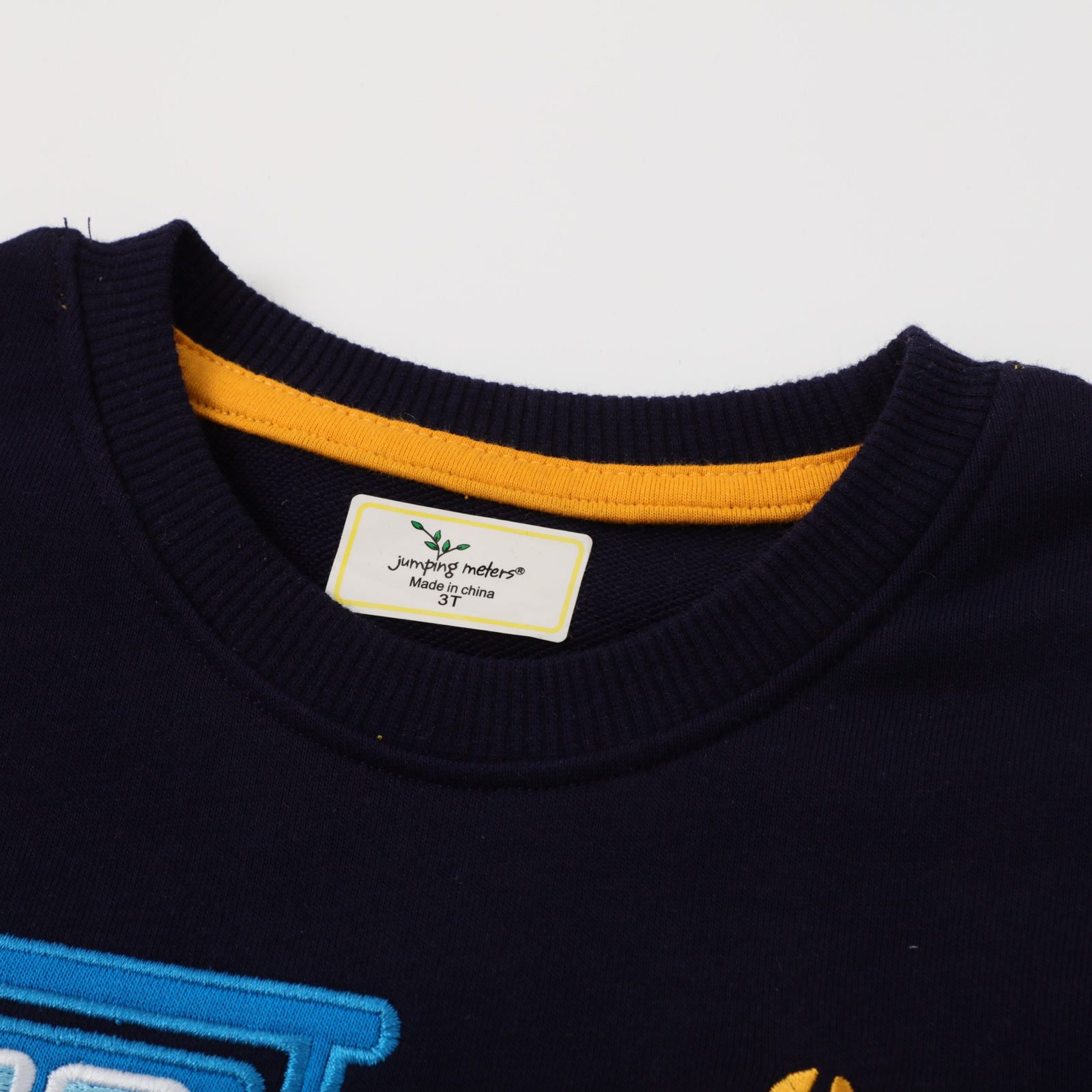 Otoño nuevo suéter de los muchachos estilo europeo y americano excavadora de los niños suéter de los muchachos chaqueta de los niños distribución entrega