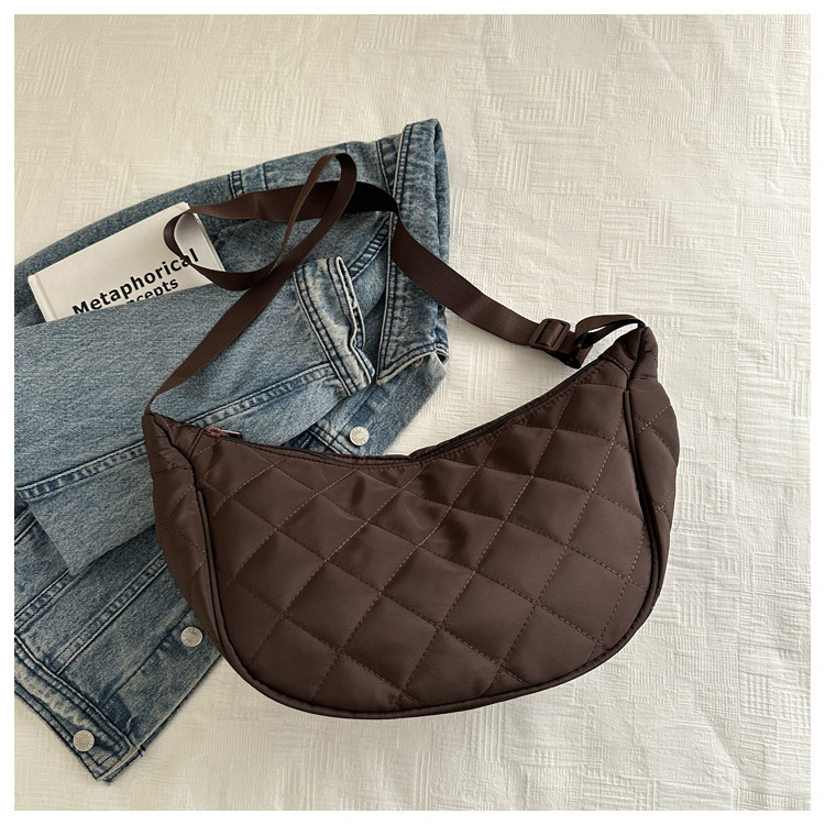 "Stylish large-capacity dumpling bag 2025 New trendy and fashionable niche single-shoulder bag, versatile and simple crossbody bag wholesale. undefined
