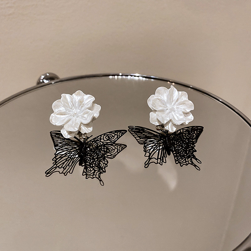 Sweet Flower Butterfly Alloy Plating Women's Drop Earrings display picture 3
