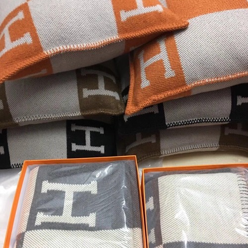 Letter H shawl wool air conditioning blanket small era manufacturer sells cashmere blanket warm and thickened ins amazon